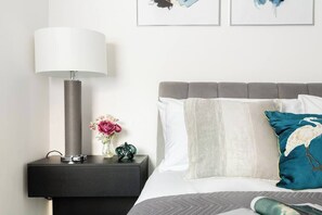 3 Schlafzimmer, Schreibtisch, Bügeleisen/Bügelbrett, WLAN