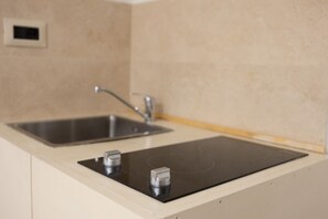 Fridge, oven, stovetop, toaster - Santa Maria Novella Duplex (Florence)