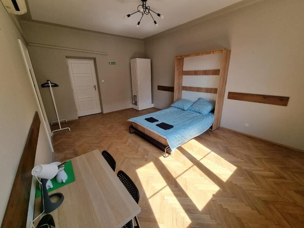 Kahden hengen classic-huone, 1 parisänky | Työpöytä, kannettavalle tietokoneelle sopiva työtila