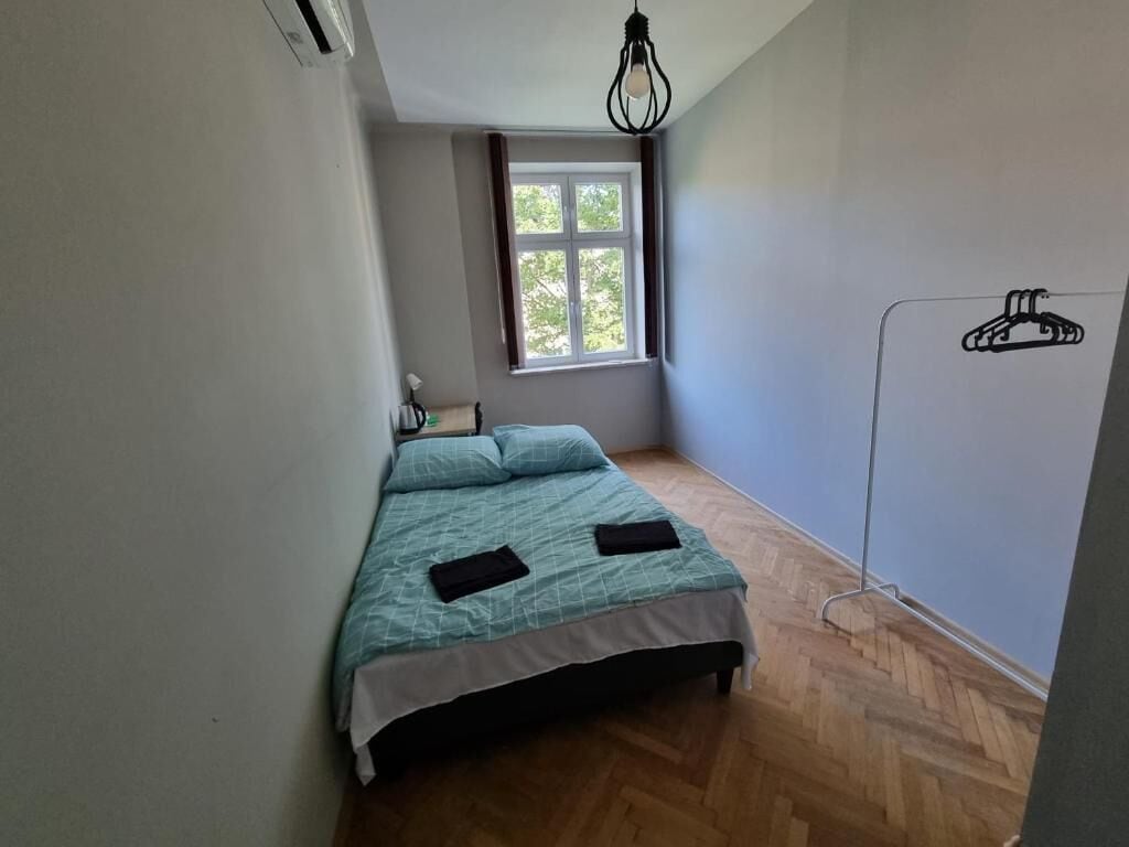 Kahden hengen classic-huone, 1 parisänky | Työpöytä, kannettavalle tietokoneelle sopiva työtila