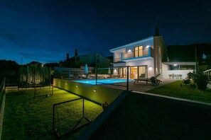 Pool - Relaxed Family Villa in Naklice (Naklice)
