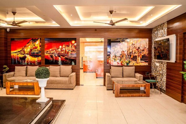 Living area - Orchid Petal Nandini Grand (Varanasi)