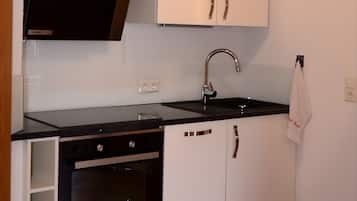 Kühlschrank, Ofen, Herdplatte, Geschirrspüler