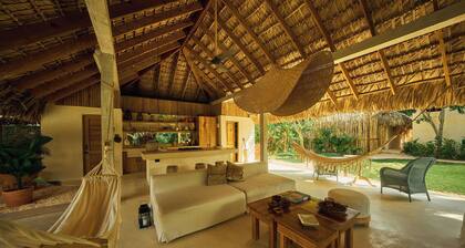 7 BEDROOM BUNGALOW WITH POOL & A/C, NEAR MACAO BEACH