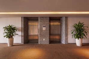 Elevator - SAZI Parlia Airport Hotel (Ho Chi Minh city)