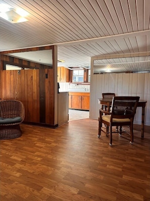 Dining - The 1926 Shorehouse: Oceanfront Escape with Vintage Soul (St. Augustine Beach)