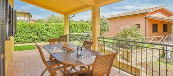 Villa of approximately 150 m2 located on the ground floor and on two levels with air conditioning, independent heating and wi fi line.Composed of a large living room with independent equipped kitchen, fridge, microwave oven, toaster, sofa and satellite t