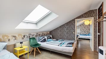 4 bedrooms, iron/ironing board, WiFi, bed sheets