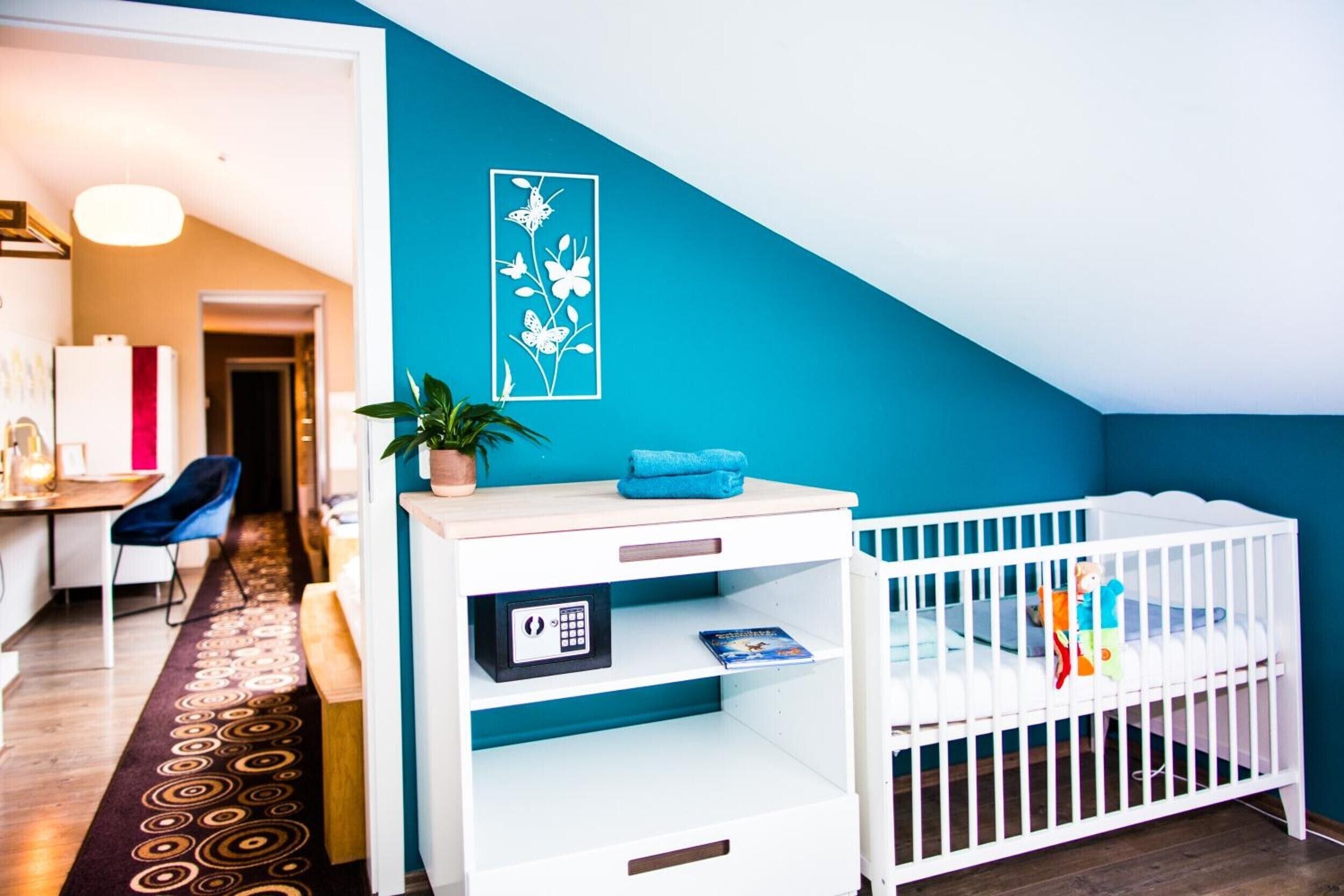 4 makuuhuonetta, silitysrauta/-lauta, Wi-Fi, vuodevaatteet