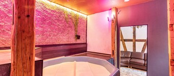 Premium Stay – Unique: Luxury Retreat for 14 Guests in Bad Ems