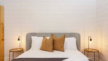 Iron/ironing board, travel cot, free WiFi, bed sheets