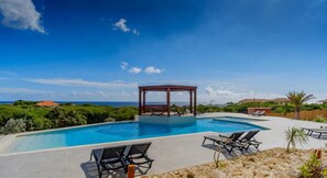 Pool - Luxury apartment with panoramic sea views - Coral Estate (Sint Willibrordus)
