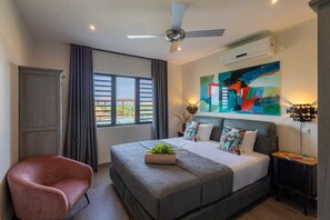 Free WiFi, bed sheets - Luxury ground-floor retreat with poolside terrace - Coral Estate (Sint Willibrordus)