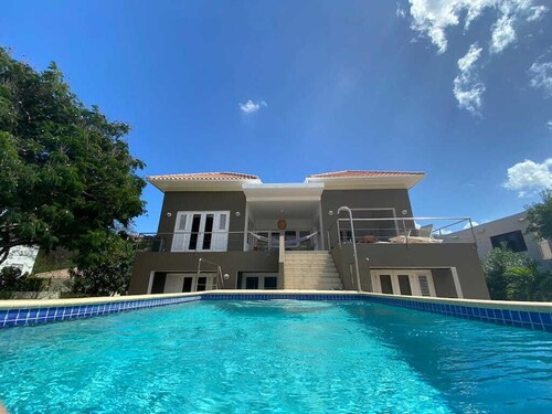 Villa di Coral 20 - Three Bedroom Apartment, Sleeps 6