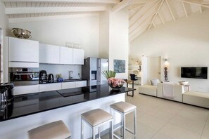 Interior - Villa Sea Breeze - Five Bedroom Villa, Sleeps 10 (Sint Willibrordus)