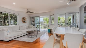 House, Balcony, Pool View | Living area | Flat-screen TV