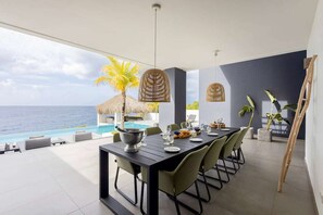 Outdoor dining - Luxury villa with private beach and sea view - Coral Estate (Sint Willibrordus)