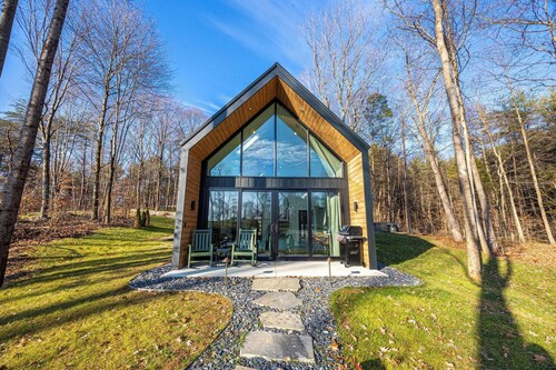 Waterfront Cabin w/ Hot Tub + Fire Pit + Sauna near French Lick, IN