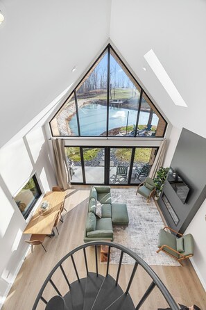 Smart TV, fireplace - Waterfront Cabin w/ Hot Tub + Fire Pit + Sauna near French Lick, IN (Shoals)