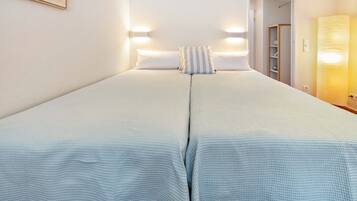 Bügeleisen/Bügelbrett, WLAN, Bettwäsche