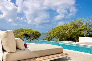 Pool - Luxury seaside retreat with private beach - Coral Estate (Sint Willibrordus)