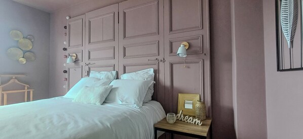 Bügeleisen/Bügelbrett, Internetzugang, Bettwäsche