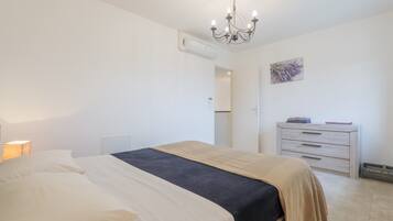 Bügeleisen/Bügelbrett, WLAN, Bettwäsche