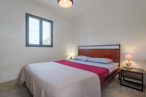 Iron/ironing board, WiFi, bed sheets - Gîte Espigoule – Spacious Holiday Homes in Aiguèze (Aiguèze)