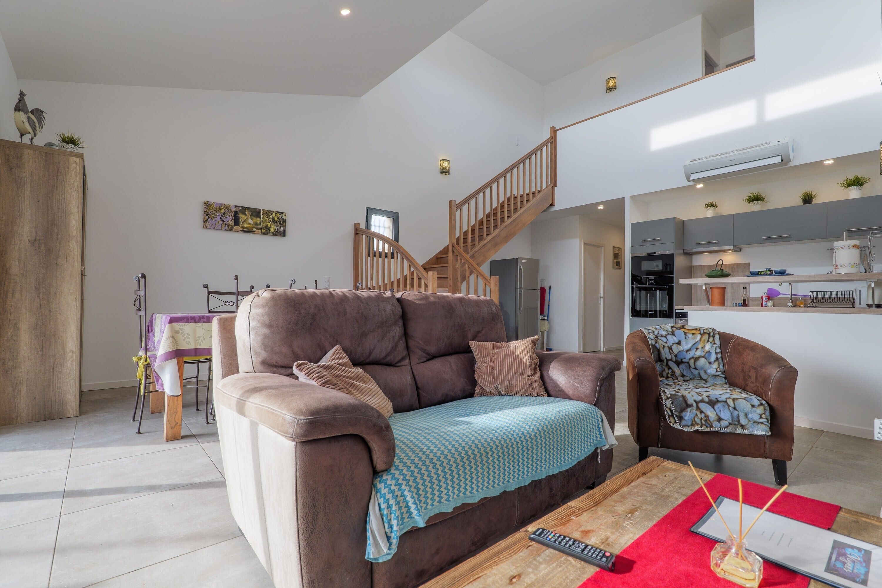 Fernseher, Tischtennisplatte