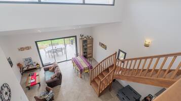 Télévision, table de tennis de table