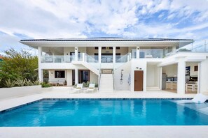 Pool - Spacious Caribbean villa with private pool - Coral Estate (Sint Willibrordus)
