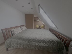 2 chambres, fer et planche à repasser, accès au Wi-Fi (inclus)