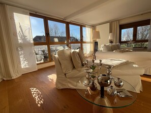 TV, fireplace - Lieblingsplatz Apartment (Seelitz)