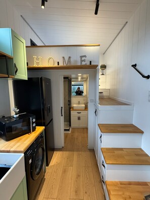 Private kitchen - Old Mill Tiny Homes (Yarm)