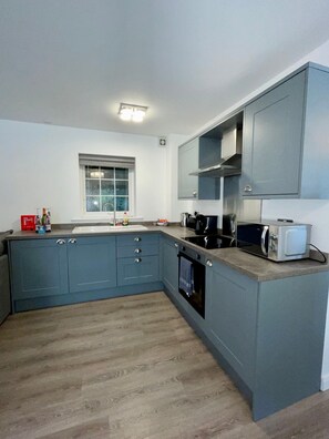 Deluxe Apartment | Private kitchen - Old Mill Tiny Homes (Yarm)