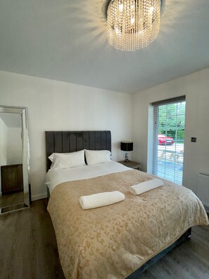 Deluxe Apartment | Free WiFi - Old Mill Tiny Homes (Yarm)