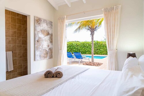 Tranquil tropical villa with private pool - Coral Estate