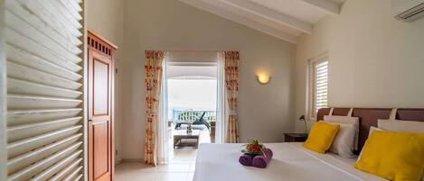 Rooms: Bedroom