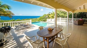 Outdoor dining - Cosy villa with privacy and panoramic sea views - Coral Estate (Sint Willibrordus)