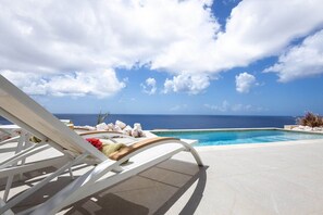 Pool - Modern sea-view villa with private infinity pool - Coral Estate (Sint Willibrordus)