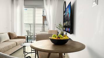 Apartment | Essbereich im Zimmer