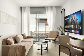 Apartment | Living area - Stylish Eilat Stay w Pool by Sea N Rent (Eilat)