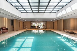 Una piscina techada