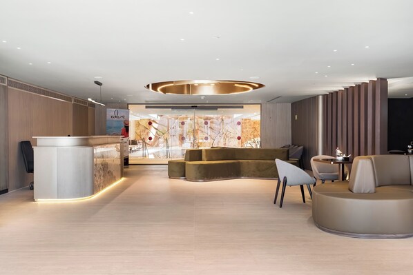 Lobby - Stylish Eilat Stay w Pool by Sea N Rent (Eilat)