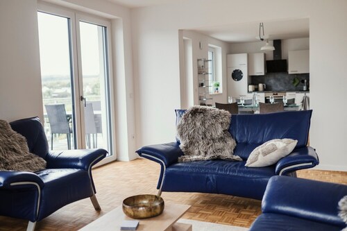 Ferienwohnung 'Schwalbenflug' mit Gemeinschaftsgarten, Balkon und grossartigem Ausblick