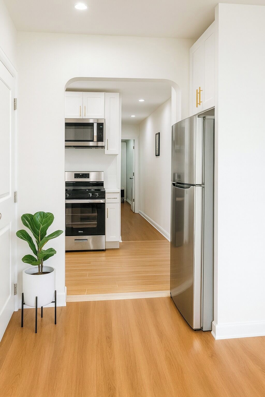 Refrigerador con freezer, microondas, horno, placa de cocina