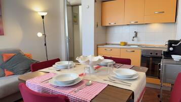 KĂŒhlschrank, Mikrowelle, Toaster