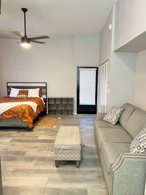 1 habitación, tabla de planchar con plancha, wifi gratis y ropa de cama