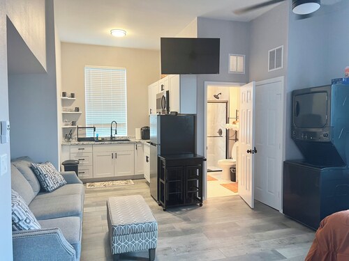 Cozy 1-bedroom studio in superb Ocala with AC comfort