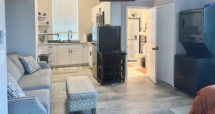 Cozy 1-bedroom studio in superb Ocala with AC comfort